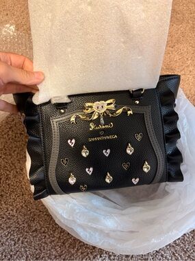 NWT Samantha Vega x Kuromi Flutter Purse Small Size